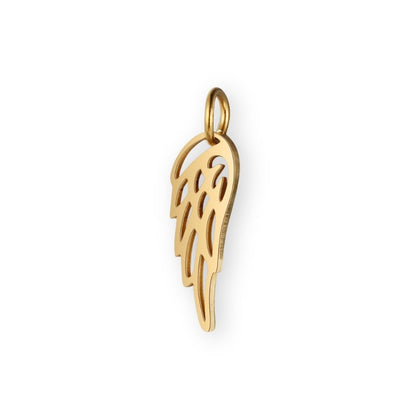 Une collection de pendentif aile d'ange en or pour bola de grossesse de femme enceinte