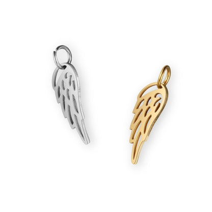 Une collection de pendentif aile d'ange en argent et en or pour bola de grossesse de femme enceinte