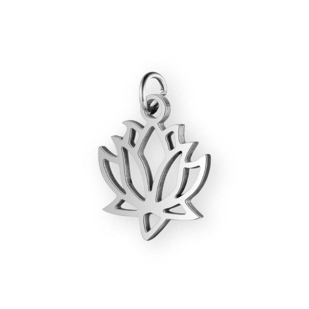 Une collection de pendentif fleur de lotus en argent pour bola de grossesse de femme enceinte