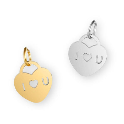 Une collection de pendentif i love you en argent et en or pour bola de grossesse de femme enceinte