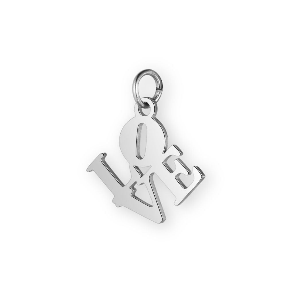 Une collection de pendentif love en argent pour bola de grossesse de femme enceinte